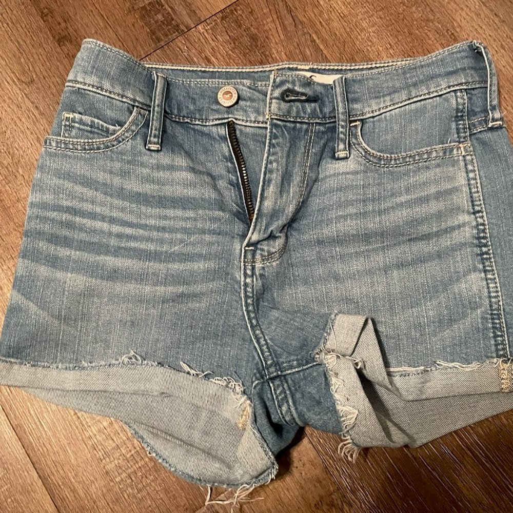 00 High Waisted Hollister Denim Shorts